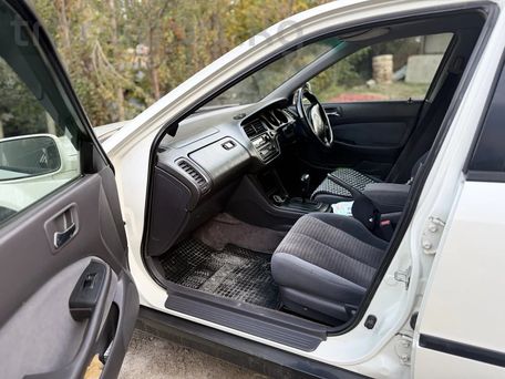 Honda Accord, 2002 — 照片 7
