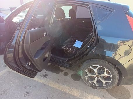 Hyundai i30, 2010 — photo 8