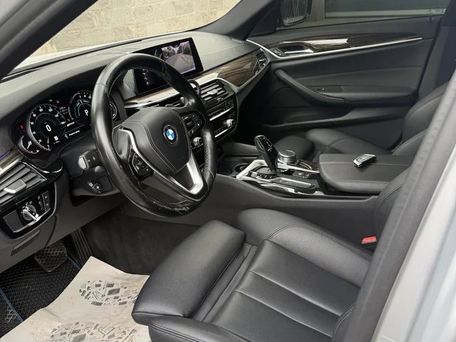 BMW 5 серии, 2019 — 照片 6