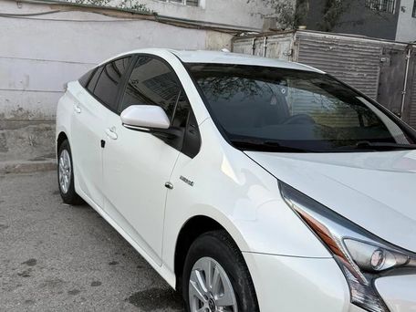 Toyota Prius, 2017 — photo 1