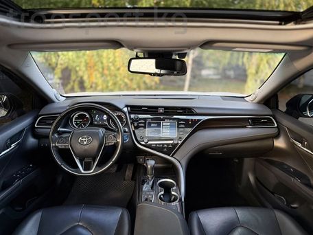 Toyota Camry, 2018 — 照片 8