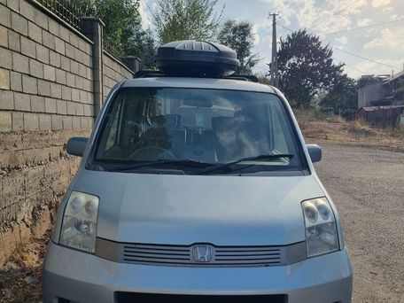 Honda Mobilio, 2002