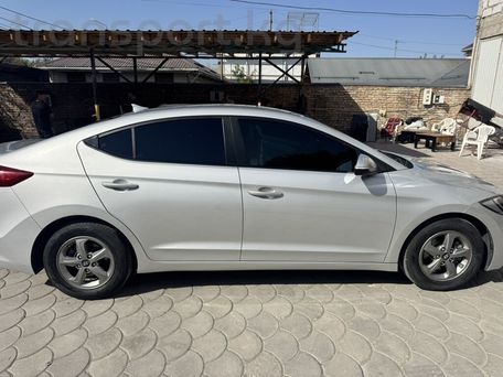 Hyundai Elantra, 2018 — фото 8