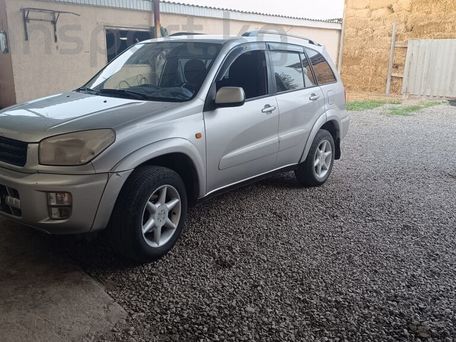 Toyota RAV4, 2001