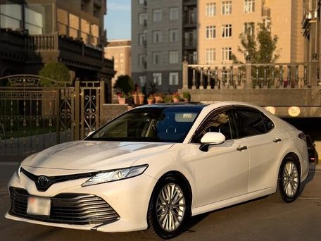 Toyota Camry, 2018 — фото 1