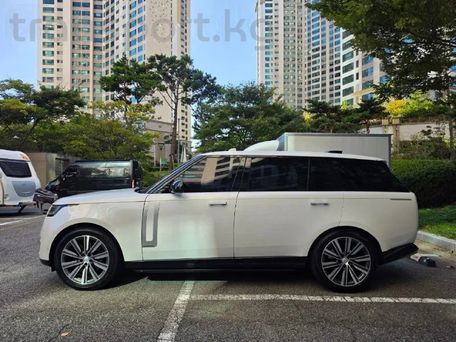 Land Rover Range Rover, 2023 — фото 13