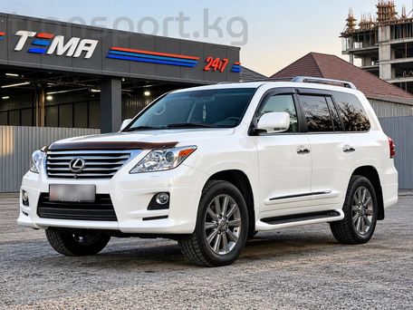 Lexus LX, 2011