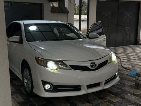 Toyota Camry, 2012