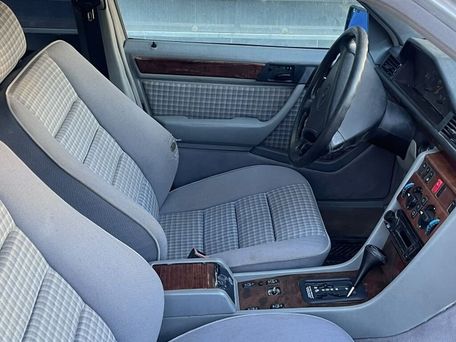 Mercedes-Benz W124, 1993 — photo 11