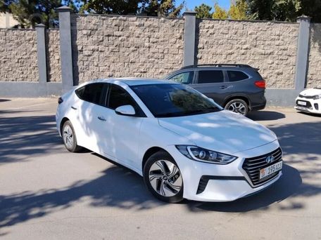 Hyundai Elantra, 2019