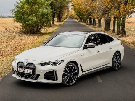 BMW i4, 2022 — 照片 1