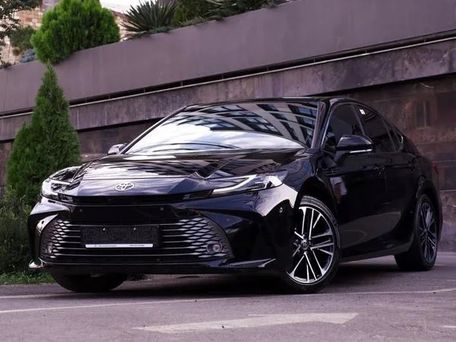 Toyota Camry, 2025 — фото 2