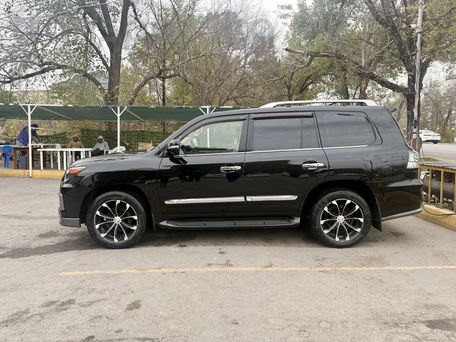 Lexus LX, 2010 — photo 4