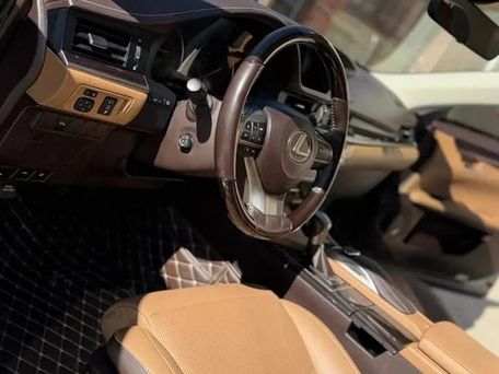Lexus ES, 2017 — photo 10
