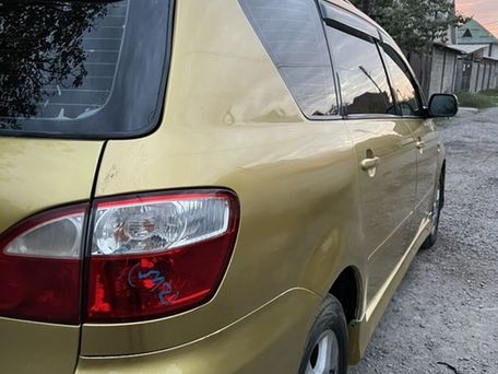 Toyota Ipsum, 2004 — photo 15