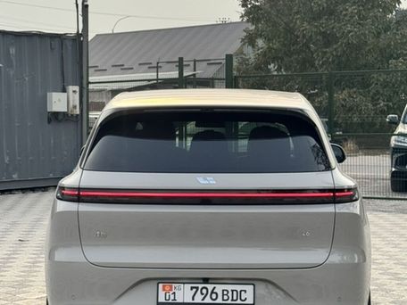 Li Auto (Lixiang) L6, 2025 — photo 5