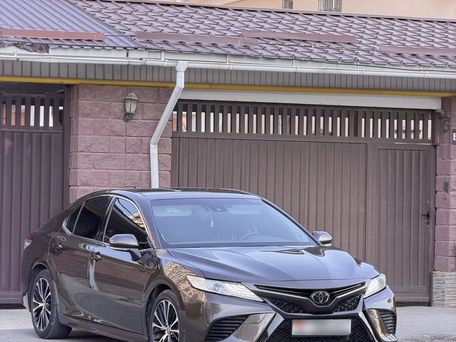 Toyota Camry, 2019 — фото 2