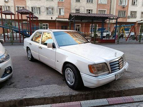 Mercedes-Benz E-Класс, 1993 — 照片 4