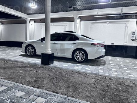 Toyota Camry, 2018 — 照片 1