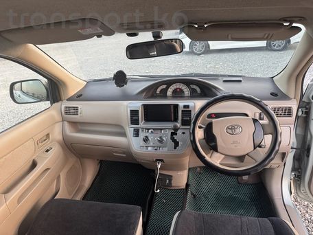 Toyota Raum, 2003 — 照片 8