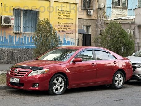 Toyota Camry, 2010 — 照片 2