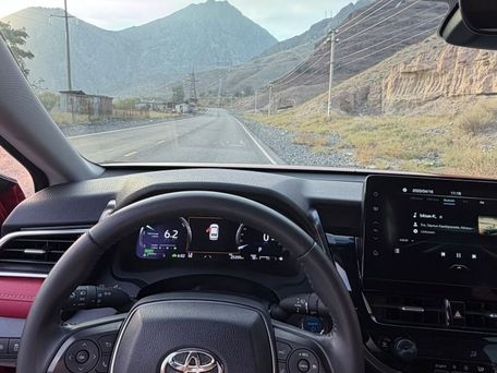 Toyota Camry, 2024 — 照片 4