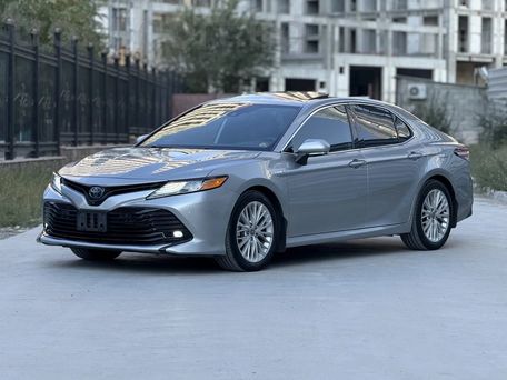 Toyota Camry, 2020 — photo 1