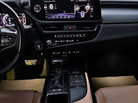 Lexus ES, 2021 — photo 11