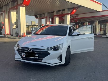 Hyundai Elantra, 2019 — 照片 1