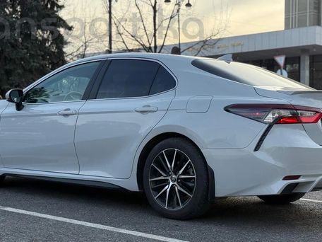 Toyota Camry, 2021 — фото 2