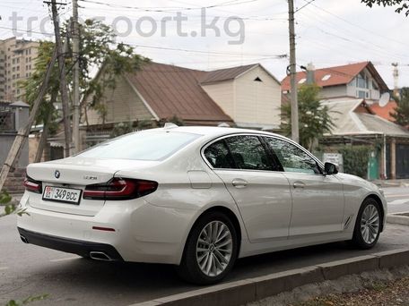 BMW 5 серии, 2021 — 照片 7