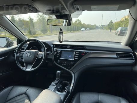 Toyota Camry, 2019 — 照片 7