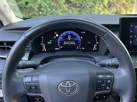 Toyota Camry, 2025 — 照片 11