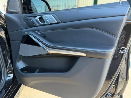 BMW X7, 2021 — photo 1