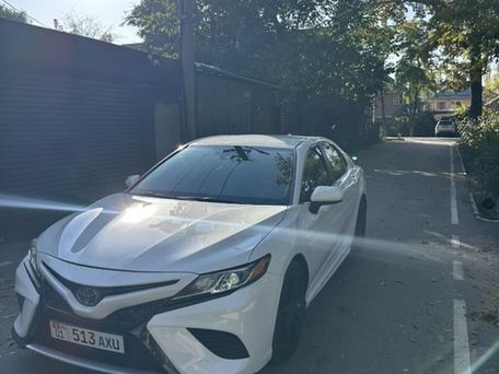 Toyota Camry, 2020 — 照片 2