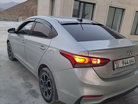 Hyundai Solaris, 2017 — 照片 5