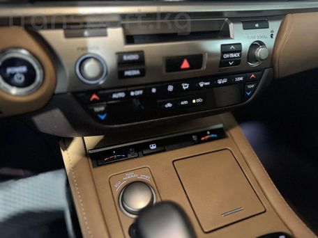 Lexus ES, 2017 — photo 19