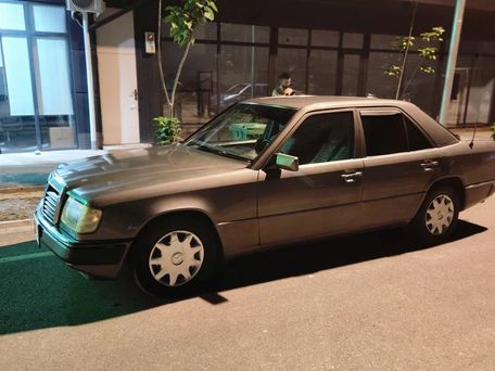 Mercedes-Benz W124, 1990 — фото 8