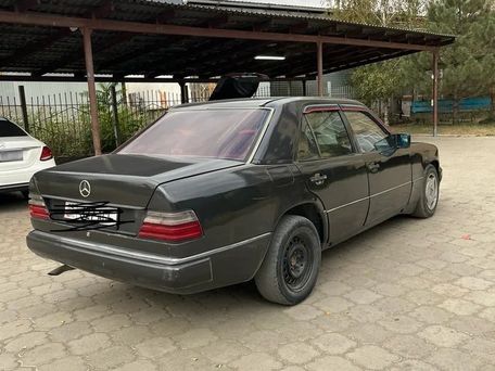 Mercedes-Benz W124, 1990 — фото 2