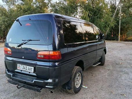 Mitsubishi Space Gear, 1994 — сүрөт 4