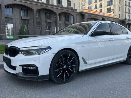 BMW 5 серии, 2017 — фото 1