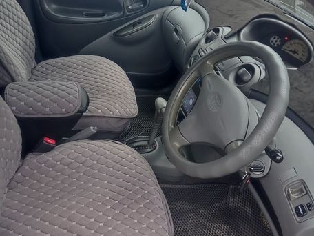 Toyota Vitz, 2000 — фото 11