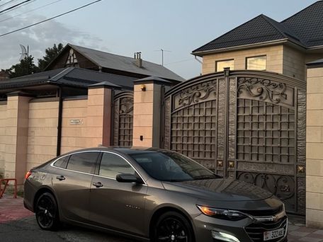 Chevrolet Malibu, 2019 — фото 1