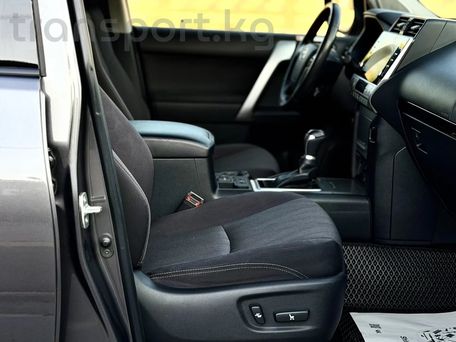 Toyota Land Cruiser Prado, 2022 — 照片 8