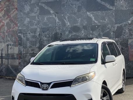 Toyota Sienna, 2018 — сүрөт 2