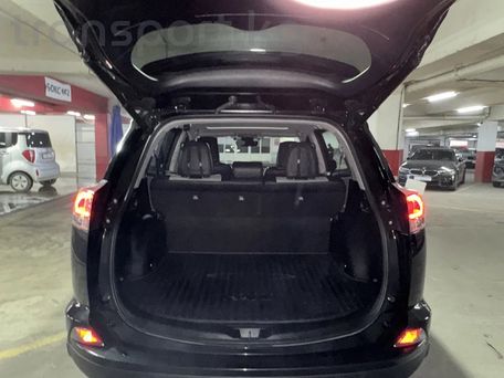 Toyota RAV4, 2018 — фото 10