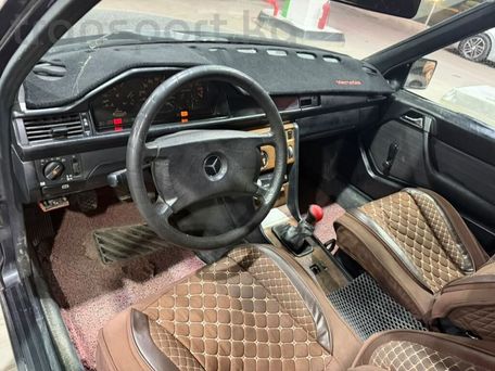 Mercedes-Benz W124, 1989 — фото 5