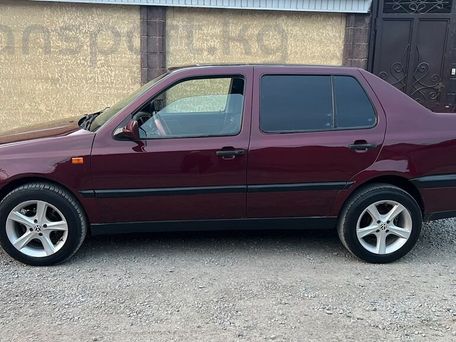 Volkswagen Vento, 1995