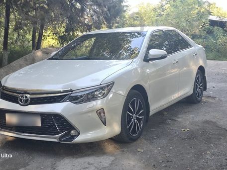 Toyota Camry, 2017 — 照片 1