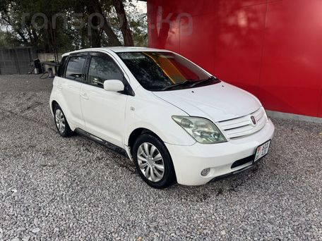 Toyota Ist, 2003